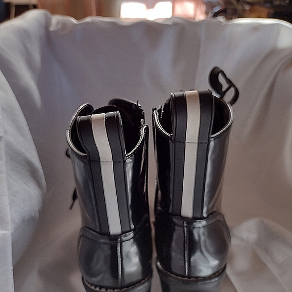 BCBG ENERATION Combat Booties - Picture 10 of 14